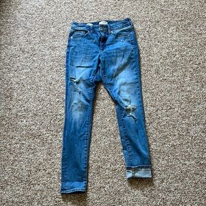 Universal Thread Jeans